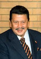 Estrada says he doubts legality of new presidency